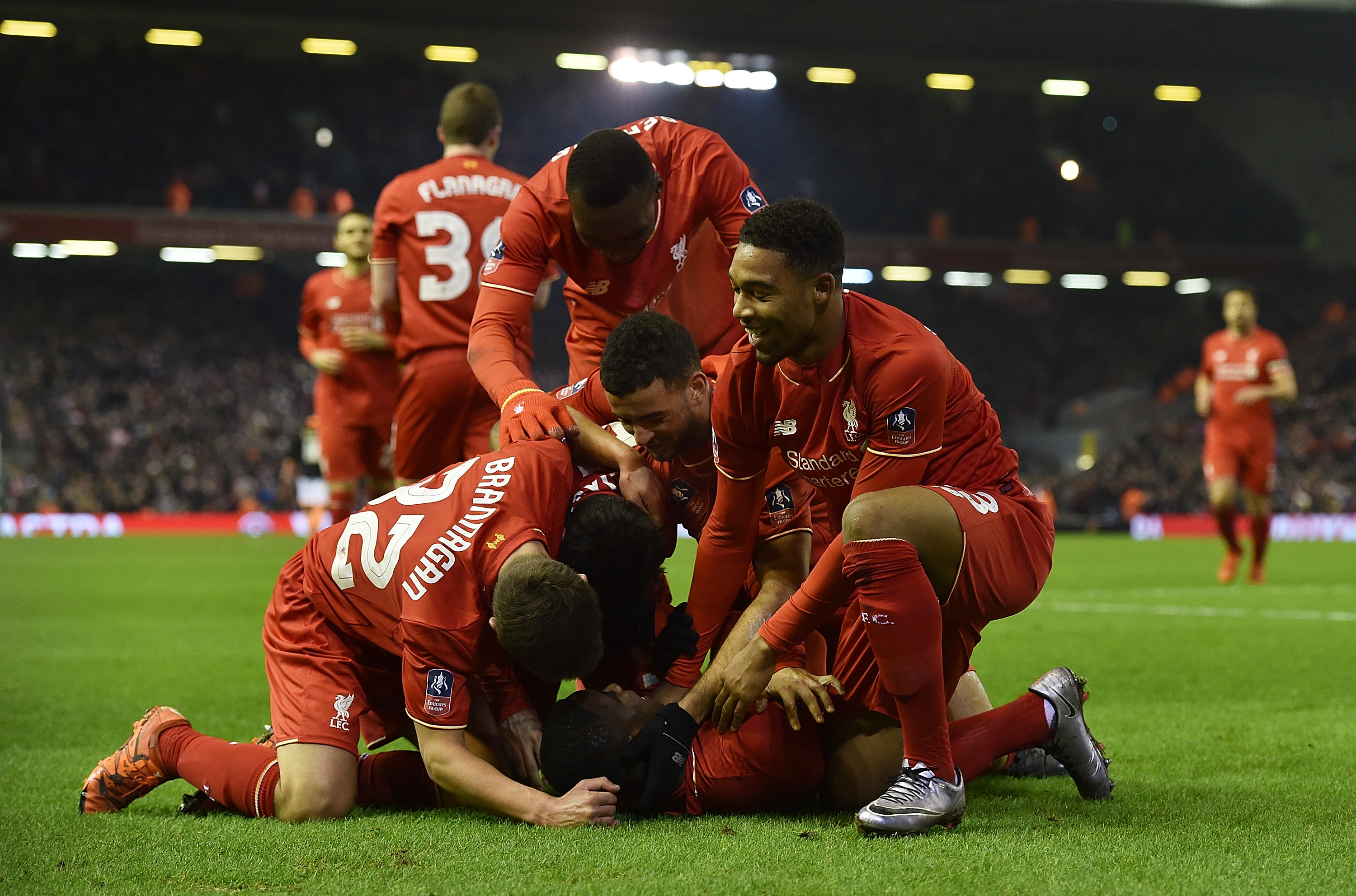 但她在淘汰 但她在淘汰